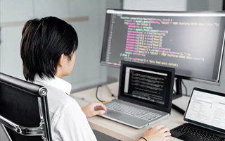 永安 ,php声明和调用变量的符号是什么？